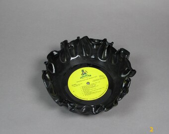 Schallplatten Schale aus Vinyl | Vinyl Schalen aus alten LP | Alte LP Upcycling Schüssel | Ablagen aus Vinyl Schalen aus Schallplatte Deko