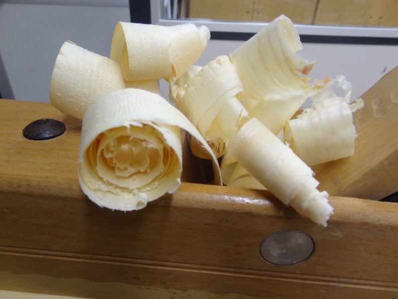 10l handplaned pine shavings 2.50 Euro/l Etsy