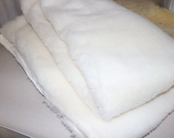 Kuschelige Decke aus Nicky und (Steiff-Schulte) Alpaca - Decke 129cmx145cm - cremeweiß - inkl Initialien auf Wunsch