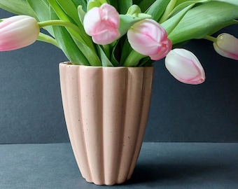 Ceramic vase rose