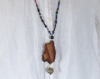 Vintage necklace in bohostyle with driftwood pendant