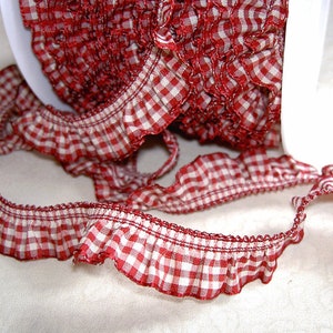 Ruffle ribbon red cream 2.50 EUR/meter image 1