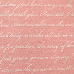 Katoenen stof per meter, patchworkstof, letters, tekst, roos, 25 x 110 cm