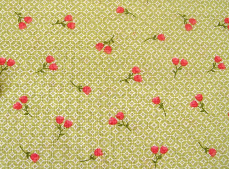 Patchwork fabric flowers green image 1