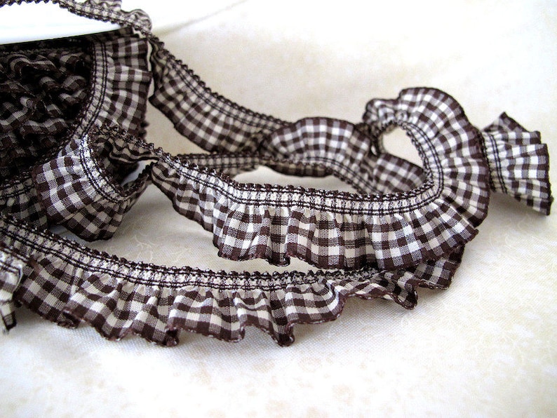 Ruffle ribbon brown cream 2.50 EUR/meter image 1