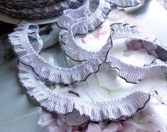 Ruffle ribbon white gray (2.60 EUR/meter) ruffle ribbon