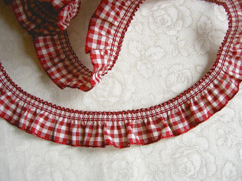 Ruffle ribbon red cream 2.50 EUR/meter image 2