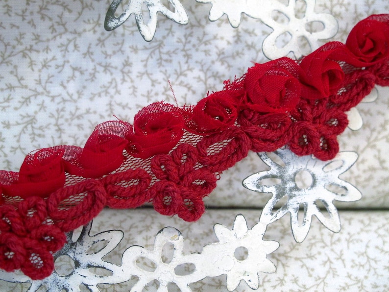 Flower border lace red image 1