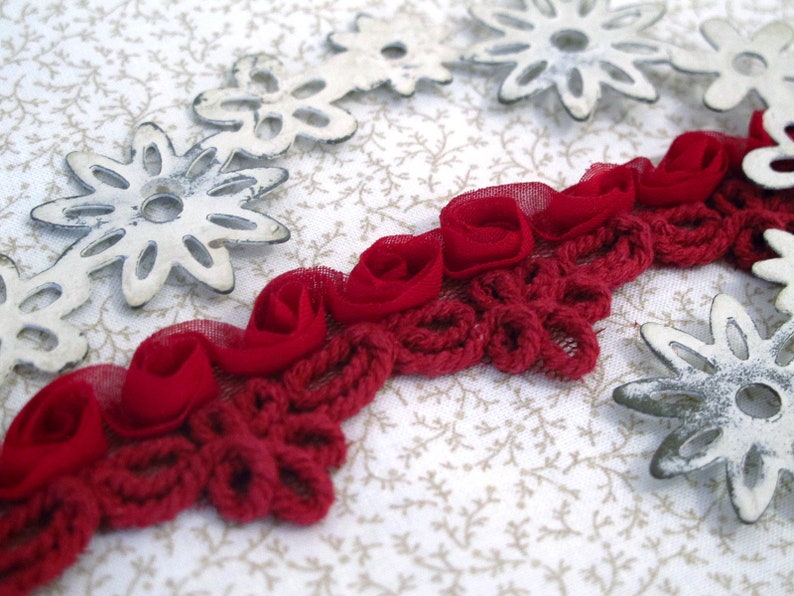 Flower border lace red image 4