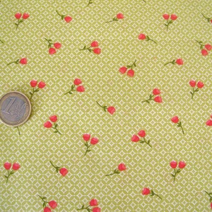 Patchwork fabric flowers green image 3