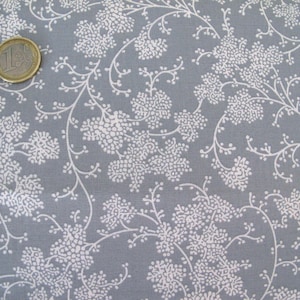 Floral patchwork fabric, cotton, sold by the meter, 25 x 110 cm