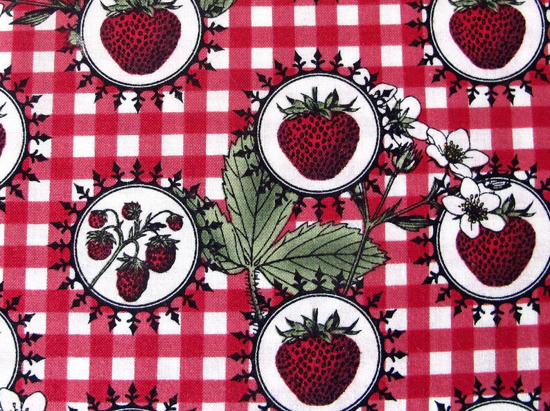 Fat quarter fabric checkered strawberries image 1