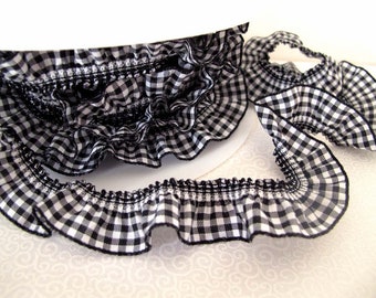 Ruffled ribbon (EUR 2.50/meter) black and white