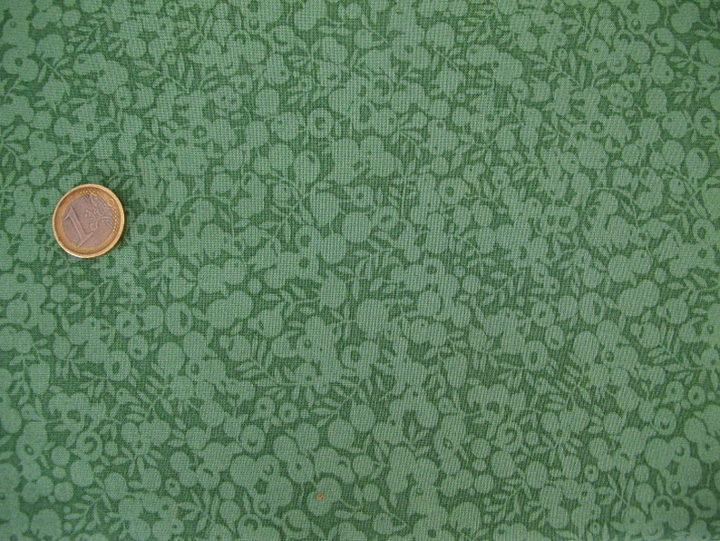 Fabric berries green image 2