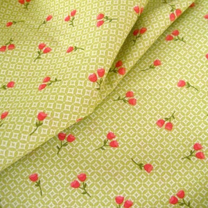 Patchwork fabric flowers green image 2