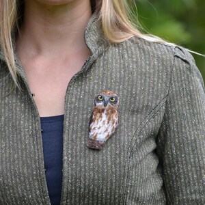 Bird needle felted brooch - Owl #1 / Shawl pin/ Handbag decoration / Felt jewellery/ Wool ornament/ Backpack pin/ Felted bird/ Made to order