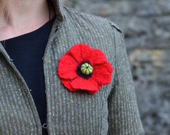 Broche feutre - pavot noir / Bijoux en feutre / Fleur de feutre /Ornement en laine /Cadeau pour sa broche /Broche de manteau /Prêt à être expédition