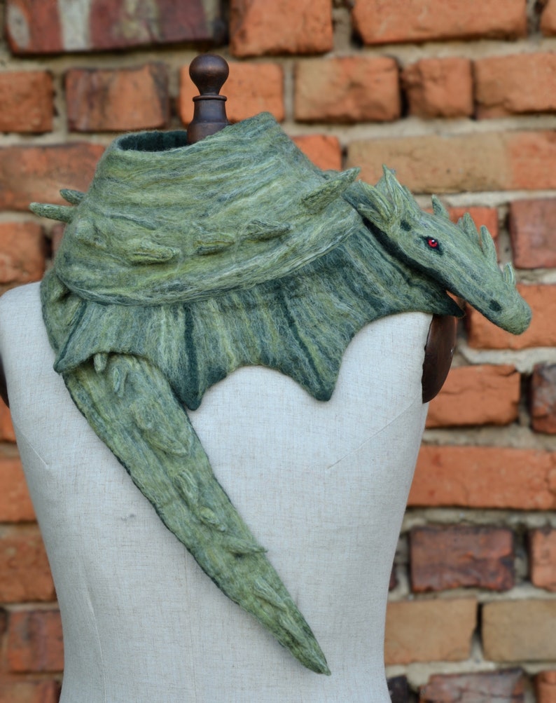 Felted Green Rocky Spiked Dragon scarf/ Wool stole shaped like winged dragon/ Shrug for fantasy lover/ Fantastic beast/ Cosplay/ Stage prop image 7