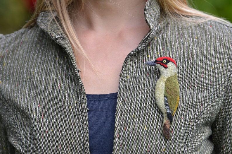 Bird needle felted brooch European green woodpecker / Shawl image 1