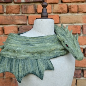 Felted Green Rocky Spiked Dragon scarf/ Wool stole shaped like winged dragon/ Shrug for fantasy lover/ Fantastic beast/ Cosplay/ Stage prop image 2