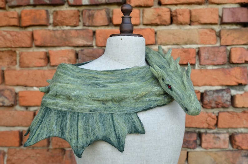 Felted Green Rocky Spiked Dragon scarf/ Wool stole shaped like winged dragon/ Shrug for fantasy lover/ Fantastic beast/ Cosplay/ Stage prop image 2