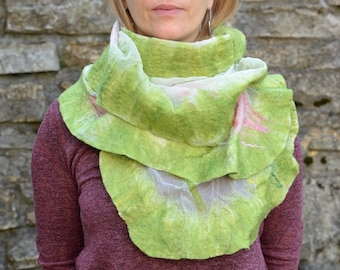 Spring nuno felted silk shawl in green and pink / Elegant wrap / Wool and silk scarf / Gift for her / Light scarf for women / Ready to ship