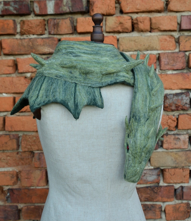 Felted Green Rocky Spiked Dragon scarf/ Wool stole shaped like winged dragon/ Shrug for fantasy lover/ Fantastic beast/ Cosplay/ Stage prop image 10