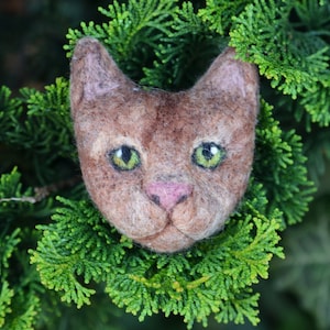 Ginger cat felt brooch #18 / Cat jewellery / Wool ornament / Cat pin / Backpack pin / Handbag decoration /Gift for cat lover / Made to order