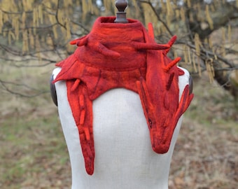 Felted Scarlet Rocky Spiked Dragon scarf/ Wool stole shaped like winged dragon/ Shrug for fantasy lover/ Fantastic beast/ Cosplay/Stage prop