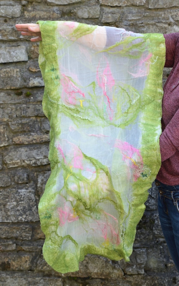 affald generelt vinden er stærk Spring Nuno Felted Silk Shawl in Green and Pink / Elegant Wrap - Etsy