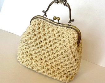 Große Vintage-Style Handtasche in vanille