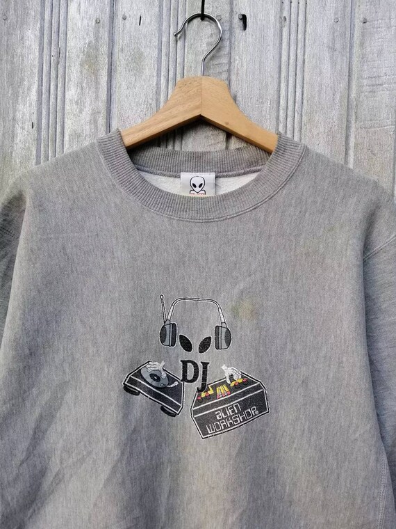 FREE SHIPPING !!! Vintage Alien Workshop Sweatshir