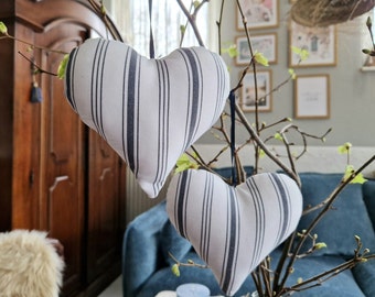 2 hearts made of fabric / each approx. 14 x 13 cm / decoration for hanging