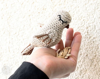 EN/DE Amigurumi Vogel, ca. 12 cm (als Deko oder Anhänger)