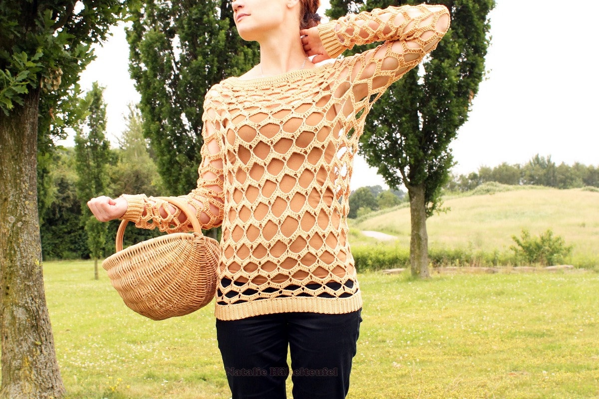 39 Mesh Sweater Crochet Patterns for Airy Layers, Pullovers, and Cardigans 11 en/de Mesh sweater "Caramel" Size: XS