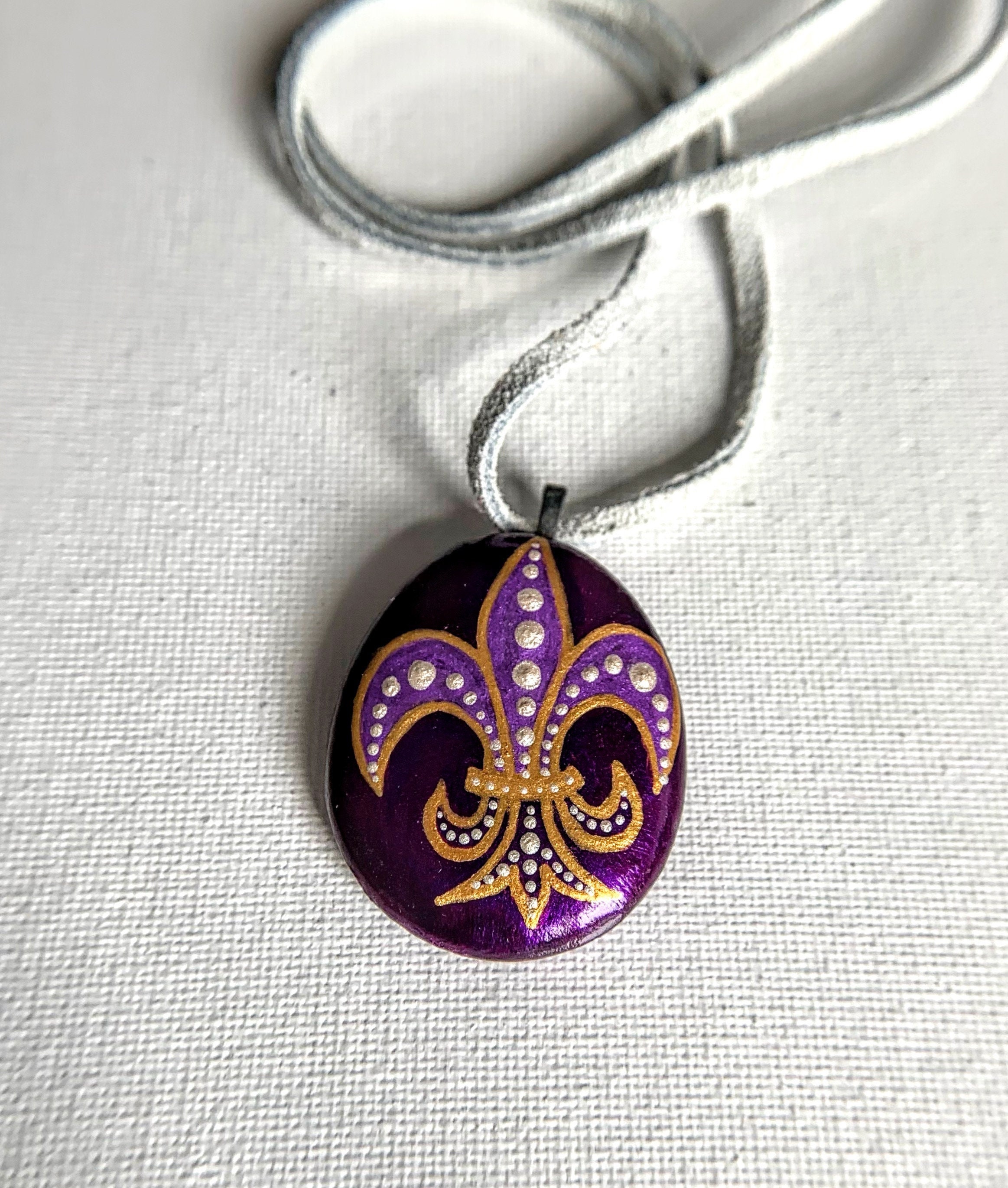 Fleur de lis jewelry near deals me