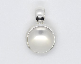 Silver pendant moonstone around 11 mm