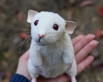 Made to order White albino rat, plush mouse, stuffed rat, mouse sculpture, ooak plush toy, realistic rat figurine, rat portrait