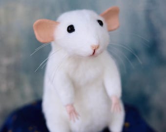RATTO DUMBO BIANCO, topolino di peluche, ratto di peluche, mini animale domestico, scultura di topo, statuina di ratto realistica, ritratto di ratto domestico, ratti di pelliccia sintetica