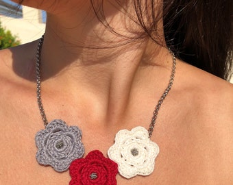 Collier au crochet fait main avec charme unique | Collier bohème, collier unique, collier glamour, collier tendance, cadeau bijoux pour elle