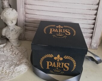 süße quadratische dunkelgraue Hutschachtel "PARIS" im Shabby-Style Aufbewahrung Geschenkbox Pappschachtel Deko Schlafzimmer Mädchenzimmer