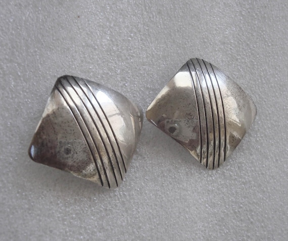 Vintage Signed H & V Thompson Navajo Sterling Silver Pierced Earrings
