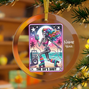 Jaren 80 baby tarotkaart ornament, skelet tarotkaart ornament, witte olifant, jaren 1980 ornamenten, millennial geschenken, ouderling millennial ornament