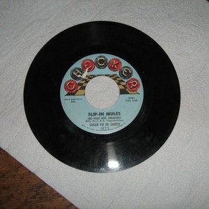1960s 45 rpm soul  Sugar pie De Santo on checker  # 1073  ( slip -in mules ) flip side is ( Mr. & Mrs. )
