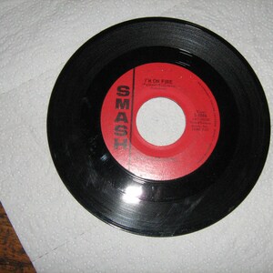 1960s 45 rpm rock & roll Jerry Lee Lewis on smash # S-1886  ( i&#39;m on fire ) flip side is ( bread and butter man )