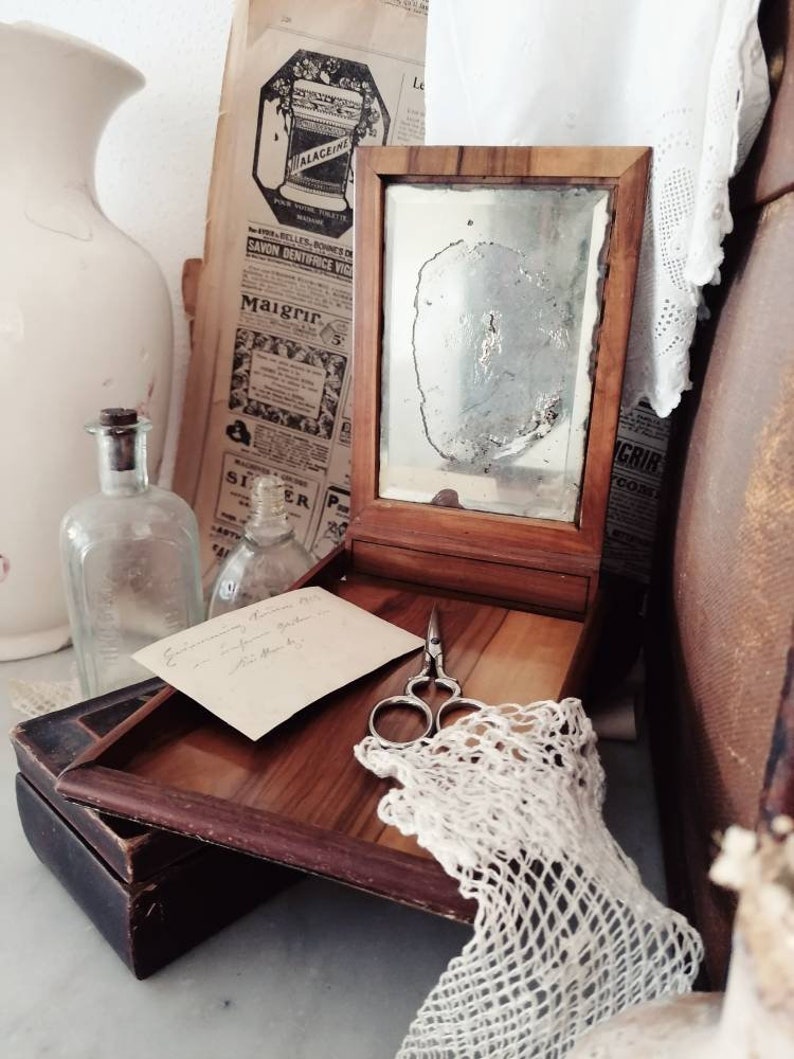 Victorian shaving box / shaving mirror with swallow motif, shaving box, wooden box with mirror, before 1900 image 1