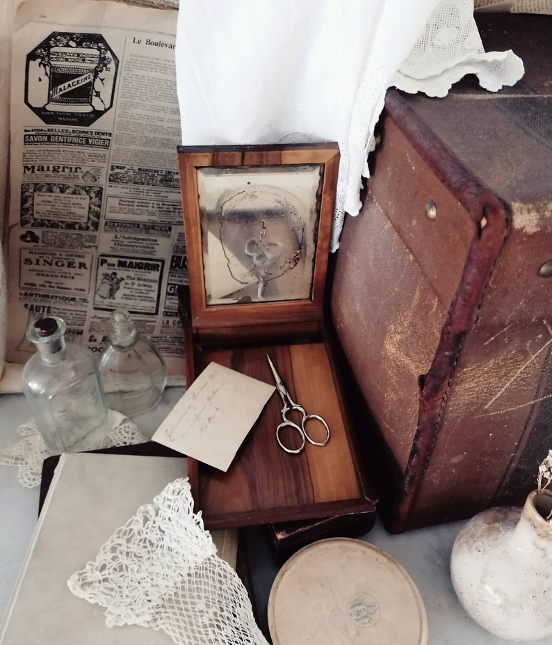 Victorian shaving box / shaving mirror with swallow motif, shaving box, wooden box with mirror, before 1900 image 3