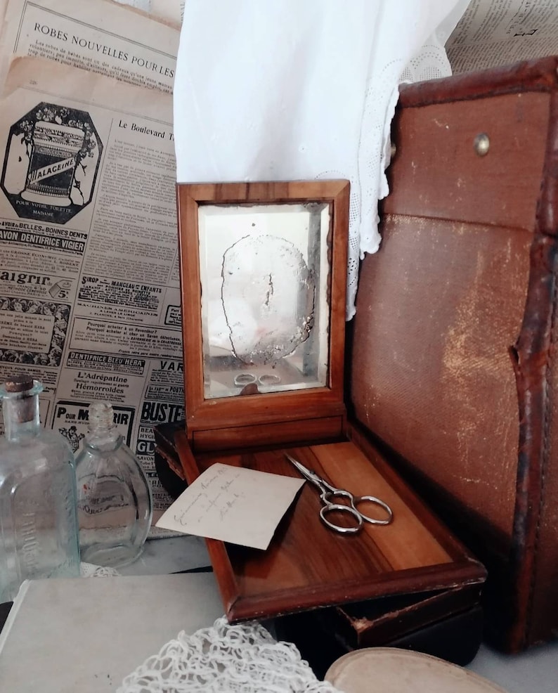 Victorian shaving box / shaving mirror with swallow motif, shaving box, wooden box with mirror, before 1900 image 2