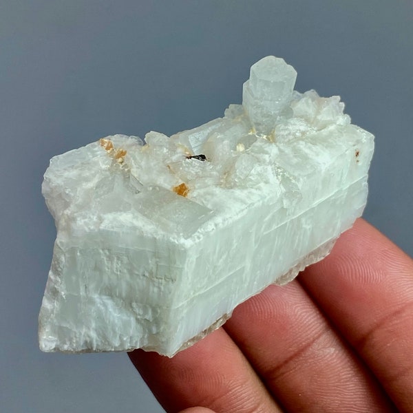 233 Carat BEAUTIFUL GOSHENITE on Matrix Specimen From Pakistan Size : 56x28x21 mm