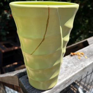 Kintsugi Decorative Bauer green vase